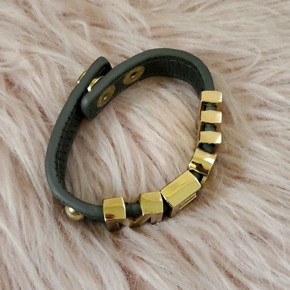 BCBGeneration Meow wrist cuff - Picture 2 of 2